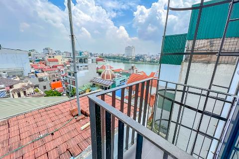 Lake view 1 bedroom apartment on the top floor for rent in Tay Ho