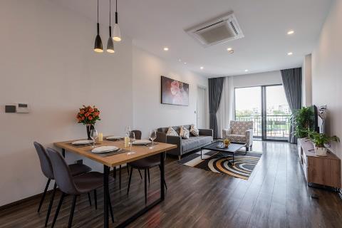 Modern and  lake view 3 bedroom apartment for rent in Tu Hoa