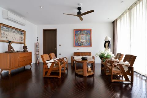 Spacious and modern 4 bedroom apartment for rent in Ton That Thiep, Hoan Kiem