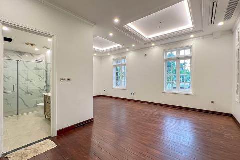 Beautiful house for rent with 4 bedrooms with terrace on Au Co street, Tay Ho