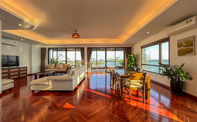 Lake view 3 bedroom apartment with a spacious balcony for rent on Tu Hoa street
