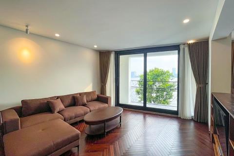 Stunning lake view 3 bedroom apartement for rent on Tu Hoa street, Tay Ho