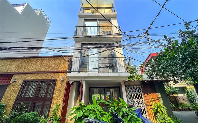 Lovely 2-bedroom house for rent, fully furnished on Dang Thai Mai street