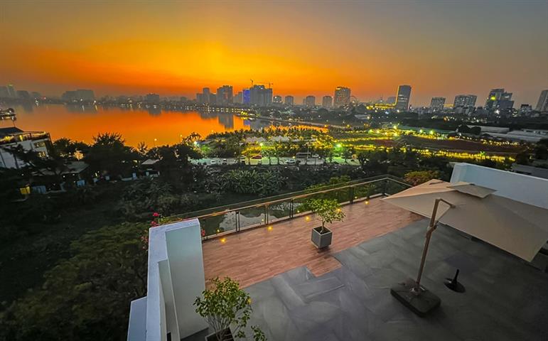 Modern 2-bedroom lake view apartment for rent with spacious balcony in Au Co