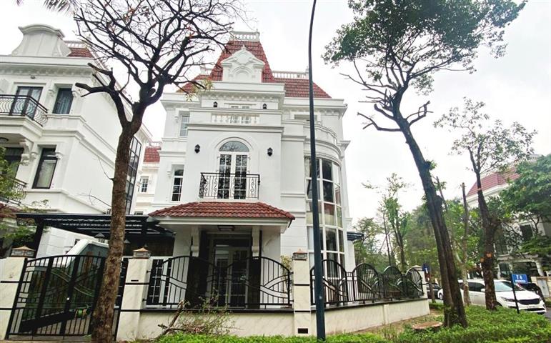 Luxury 5 Bedroom Villa Rental in Ciputra Hanoi