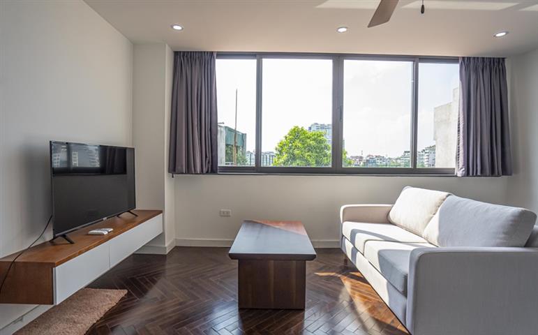 Beautiful and bright one bedroom apartment for rent on Tu Hoa street, Tay Ho