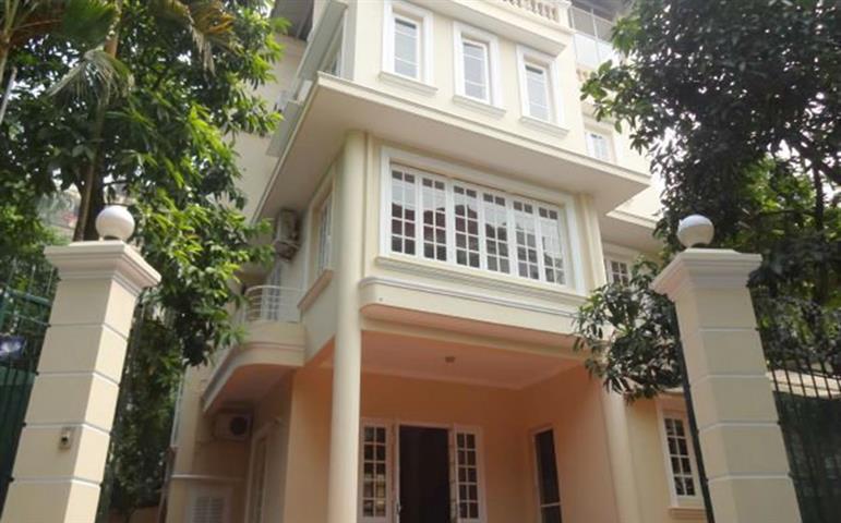 Large garden house for rent with 4 bedrooms on To Ngoc Van street, Tay Ho
