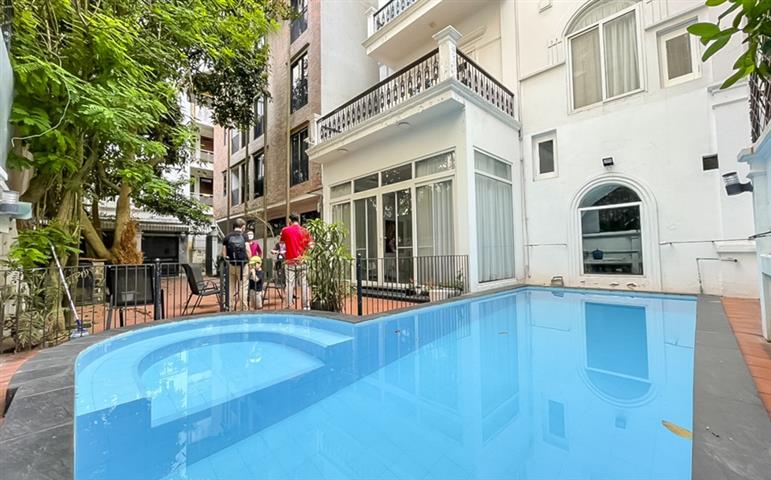 Swimming pool villa of 4 bedrooms with garden for rent on Dang Thai Mai street, Tay Ho, Hanoi