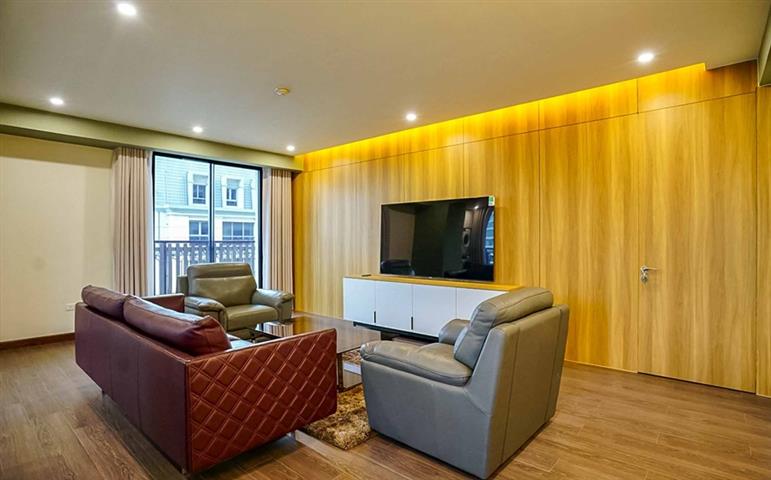 Newly renovated 3 bedroom apartment for rent in Pacific Place building
