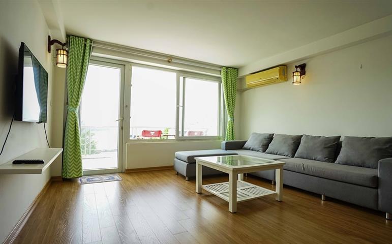 1 bedroom apartment with lake view for rent