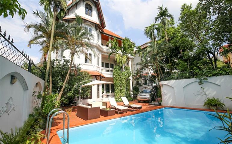 Beautiful 6 bedroom villa with swimming pool and large garden for rent in Tay Ho, Hanoi