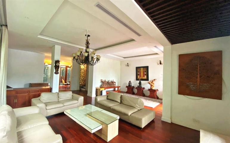 Modern 5 bedroom garden villa for rent with modern furniture in Ciputra Hanoi near UNIS school
