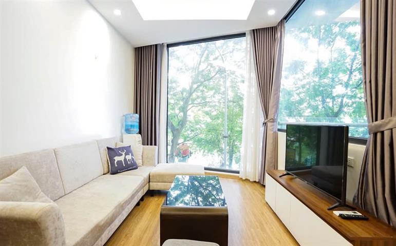 Airy one-bedroom serviced apartment for rent