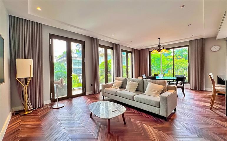 Luxurious and modern apartment with 3 bedrooms on Tay Ho street, near Sommerset