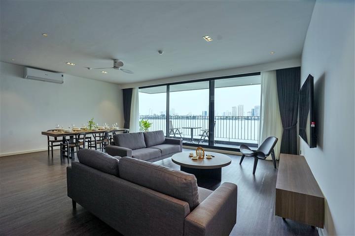 Lake view and luxurious 3 bedroom apartment at 21 Quang Khanh, Tay Ho for rent